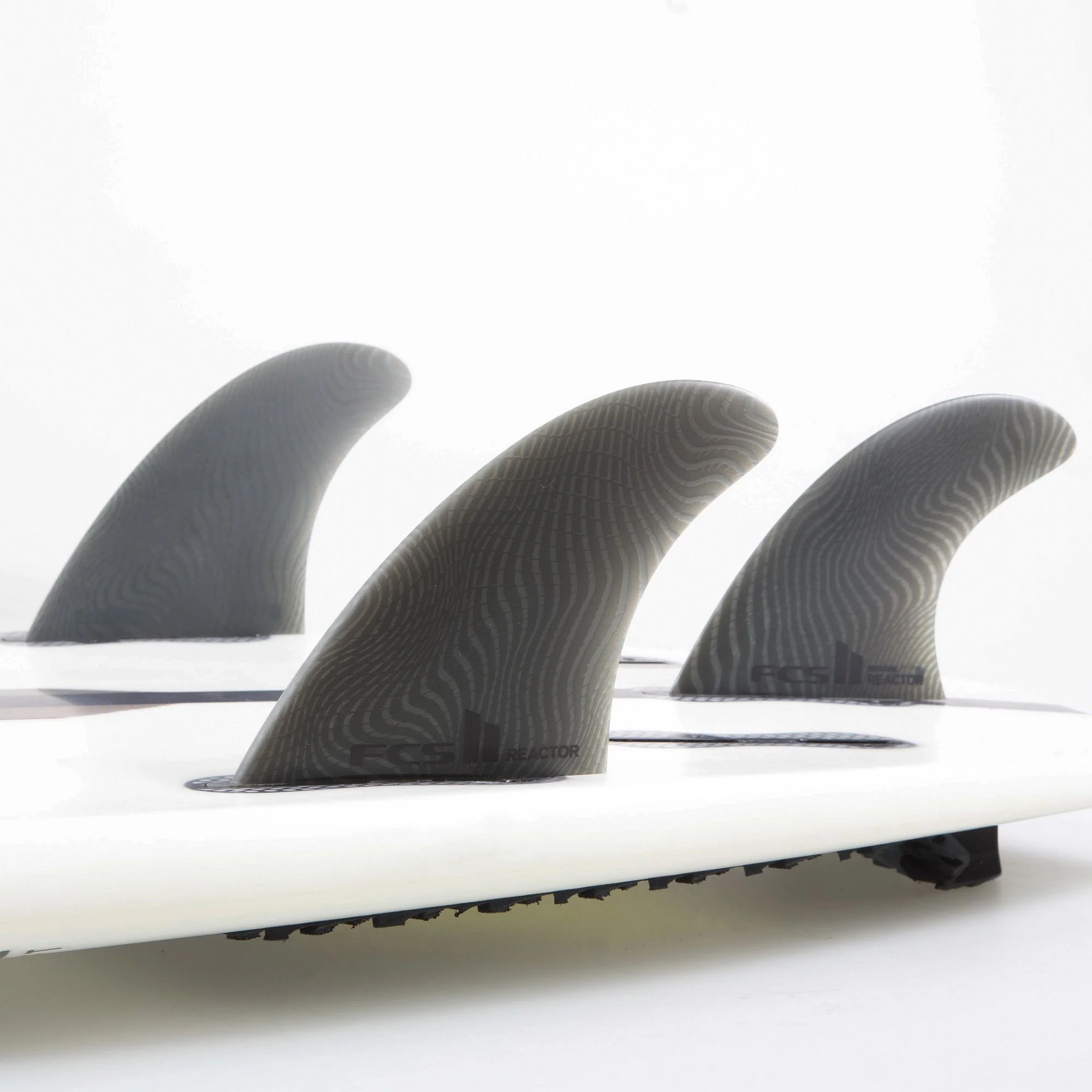 FCS II Reactor Neo Glass Medium Tri Fin Set