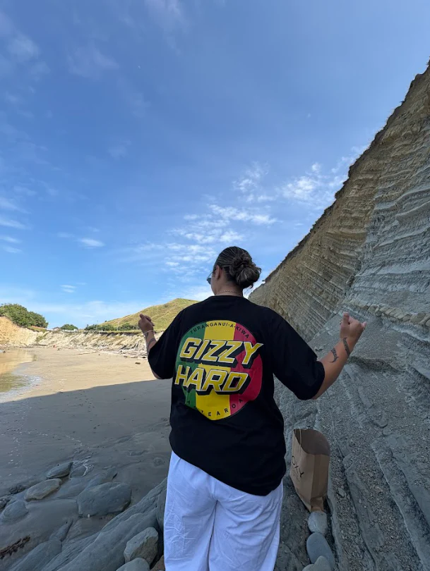 Gizzy Hard Giant Rasta Spots Tee - Image 9